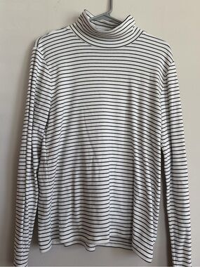 GAP Classic Turtleneck Black & White Striped